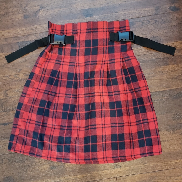 Red plaid/Tartan skirt - Picture 4 of 4